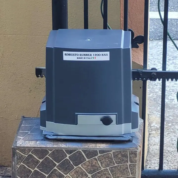 Robusto Runner 220v Sliding Gate Motor 